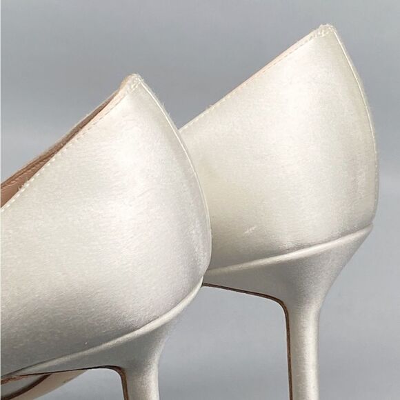 Manolo Blahnik Hangisi 70MM Crystal Buckle Satin Pumps size 37 - Picture 11 of 16